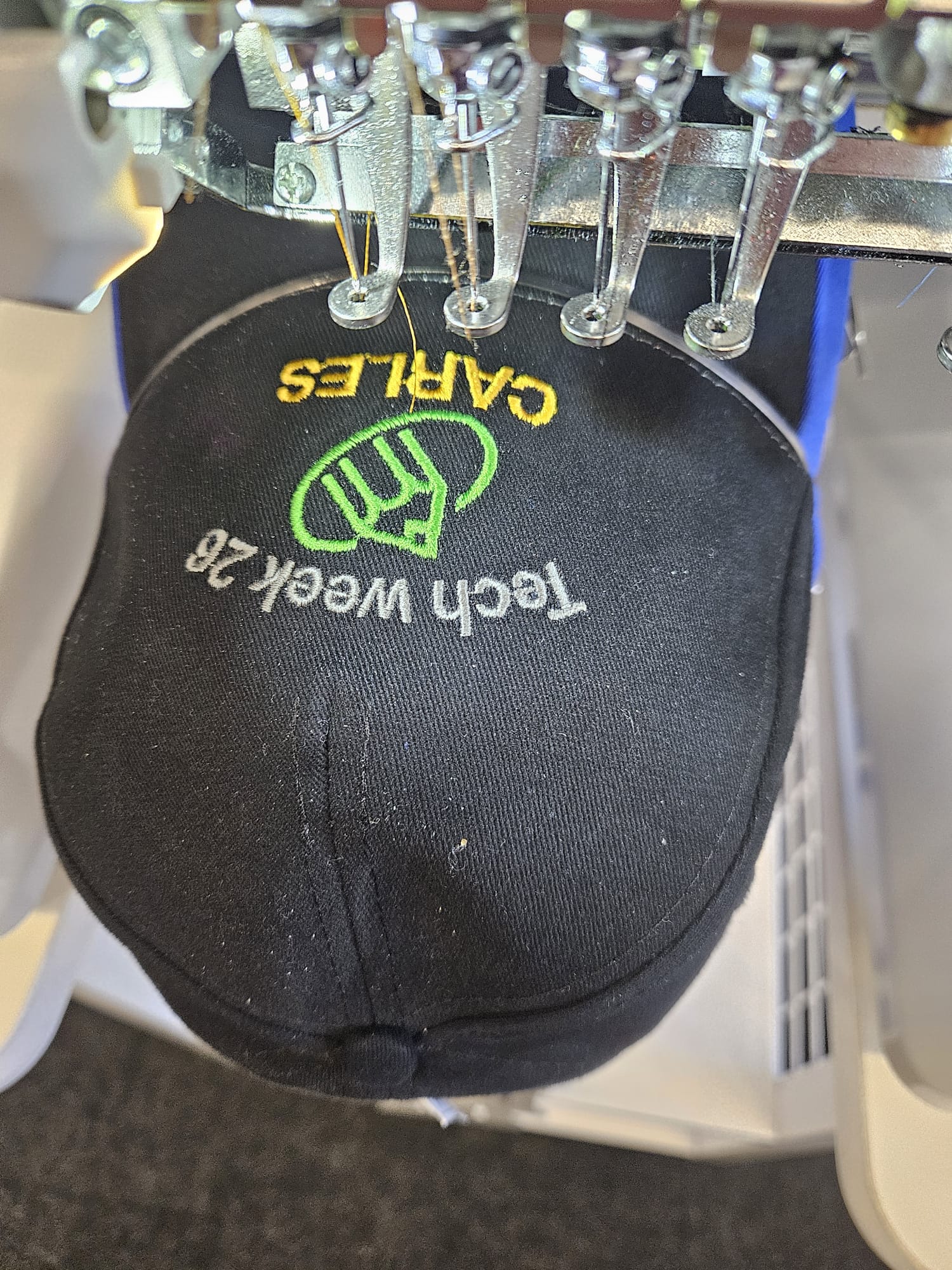 Casquette de brodeuse Tajima